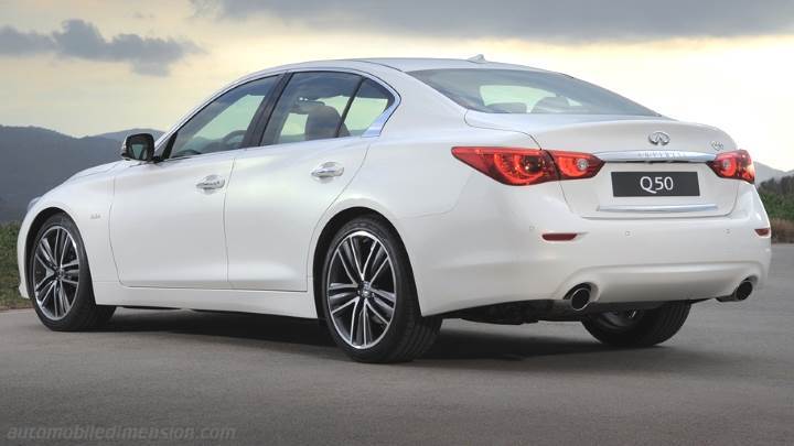 Infiniti Q50 2014 boot space