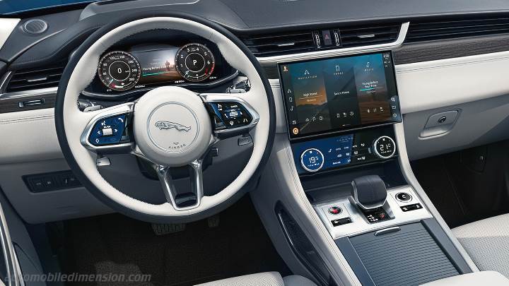 Jaguar F-PACE 2021 dashboard