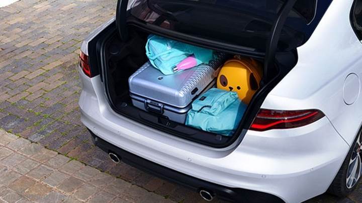 Jaguar XE 2019 boot space