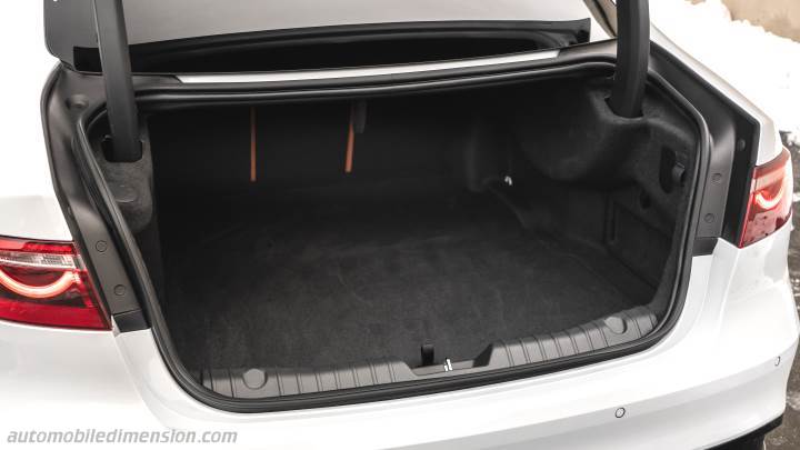 Jaguar XF 2021 boot space