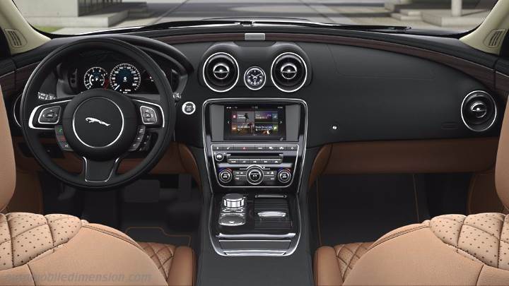 Jaguar XJ-LWB 2015 instrumentbräda