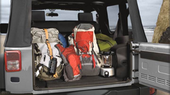 Jeep Wrangler 2011 boot space