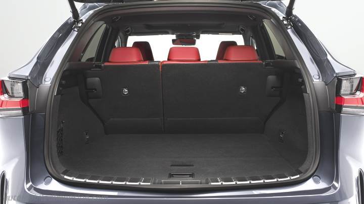 Lexus NX 2022 boot space