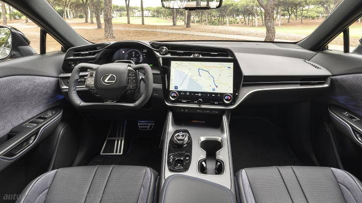 Lexus RZ 2026 instrumentbräda