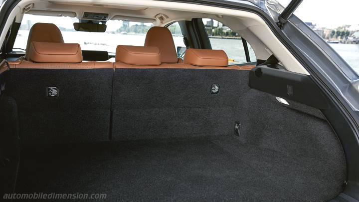 Lexus UX 2023 boot space