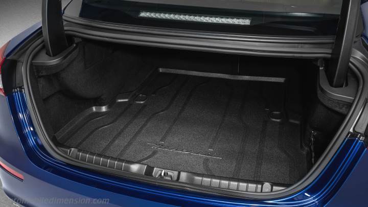 Maserati Ghibli 2017 boot space