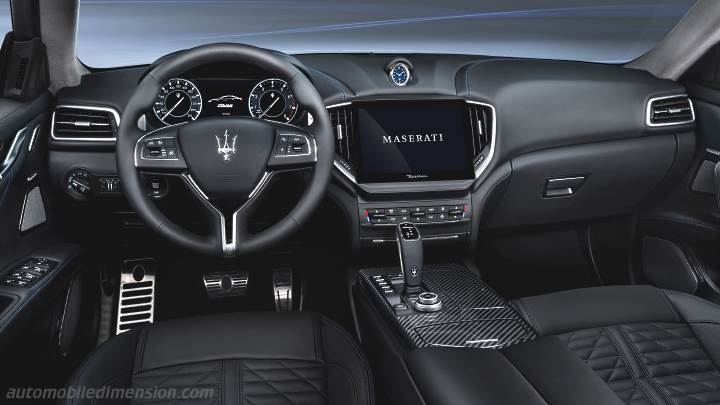 Maserati Ghibli 2021 dashboard