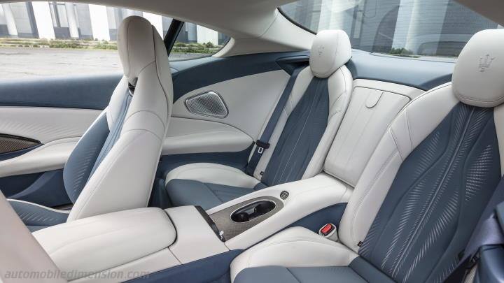 Maserati GranTurismo 2023 interieur