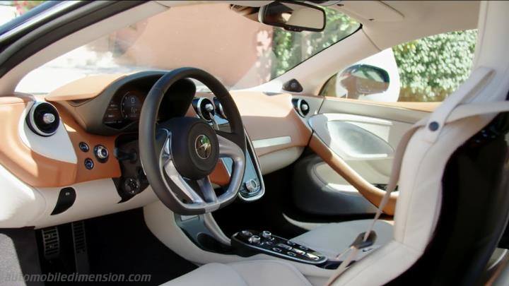 McLaren GT 2020 dashboard