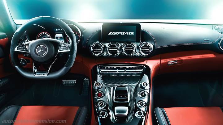 Mercedes-Benz AMG GT 2018 dashboard