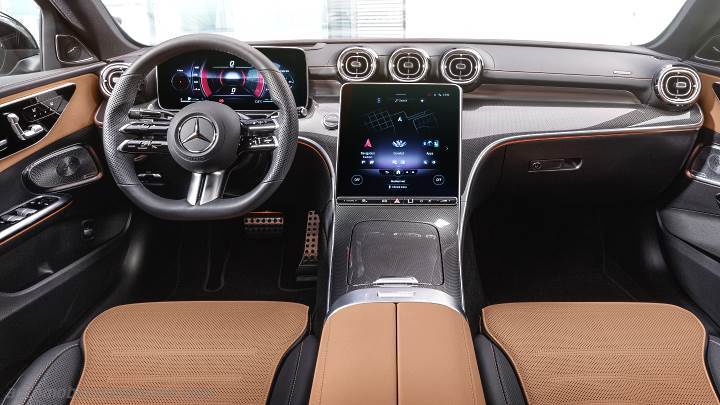 Mercedes-Benz C 2021 instrumentbräda