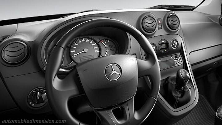 Mercedes-Benz Citan Tourer 2013 dashboard