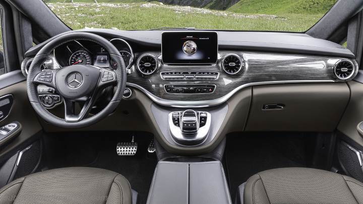 Mercedes-Benz V lg 2019 dashboard