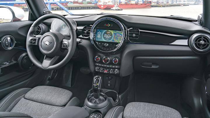 MINI 3-door 2021 dashboard