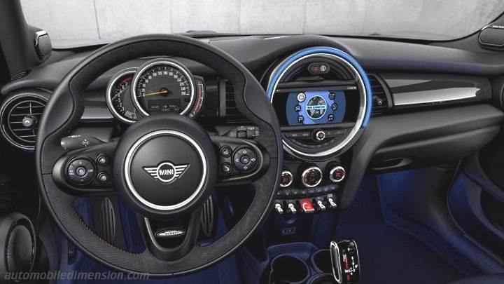 MINI 5-door 2018 dashboard