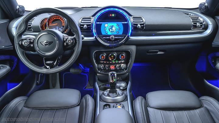 MINI Clubman 2019 dashboard