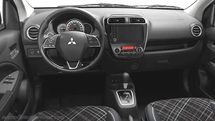 Mitsubishi Space Star 2020 dashboard