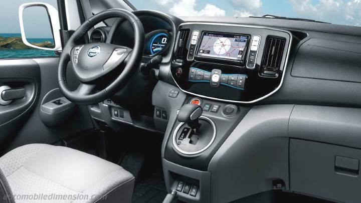 Nissan e-NV200 Evalia 2018 dashboard