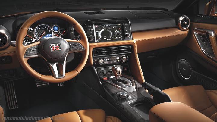 Nissan GT-R 2016 dashboard