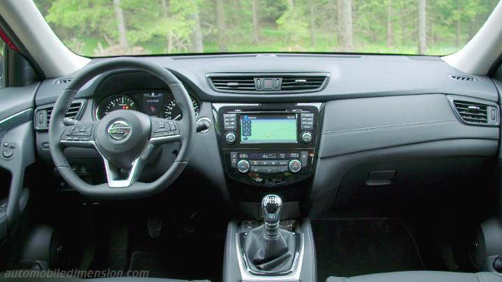 Nissan X-Trail 2017 dashboard