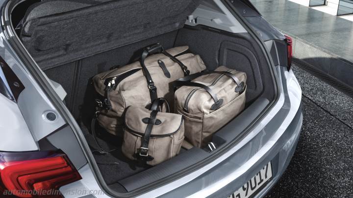 Opel Astra 2020 boot space