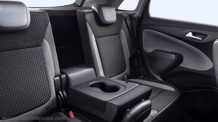 Opel Crossland 2021 interior