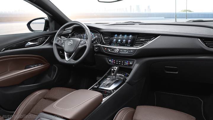 Opel Insignia Grand Sport 2020 instrumentbräda