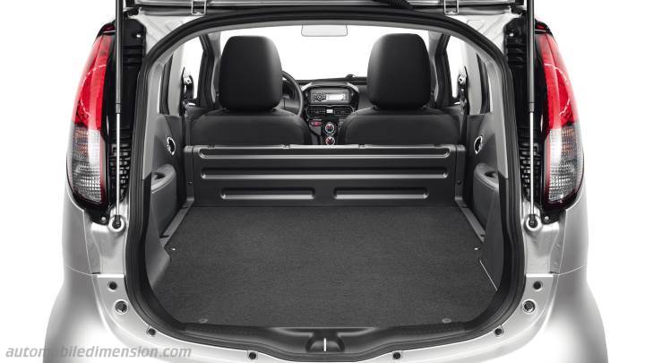 Peugeot iOn 2011 boot space