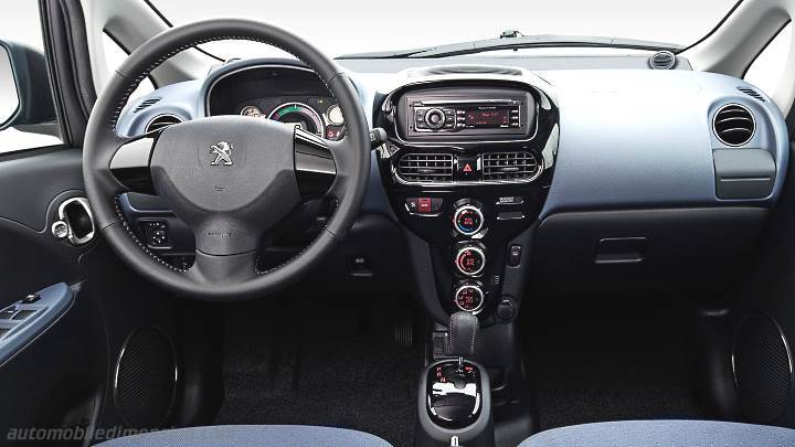 Peugeot iOn 2011 dashboard