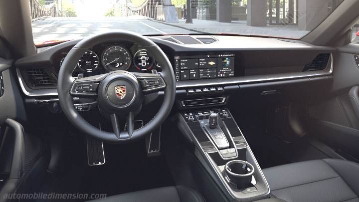 Porsche 911 Targa 4 2020 dashboard