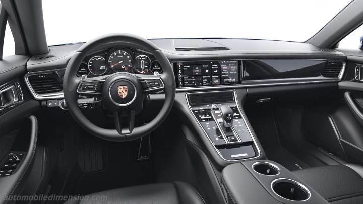 Porsche Panamera Sport Turismo 2021 dashboard