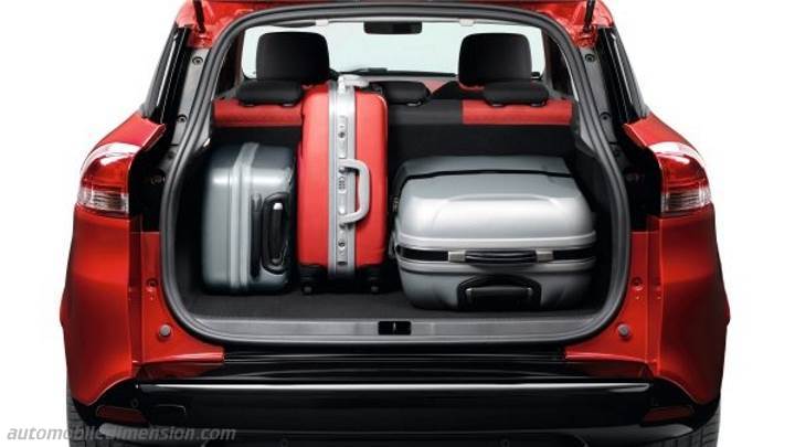 Renault Clio Sport Tourer 2016 boot space