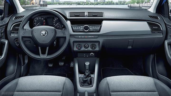 Skoda Fabia 2015 instrumentbräda