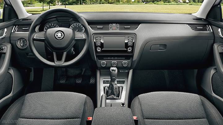 Skoda Octavia Combi 2013 dashboard