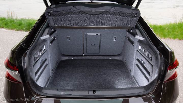 Skoda Superb 2019 boot space