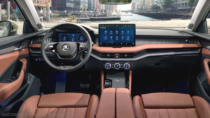 Skoda Superb Combi 2024 dashboard