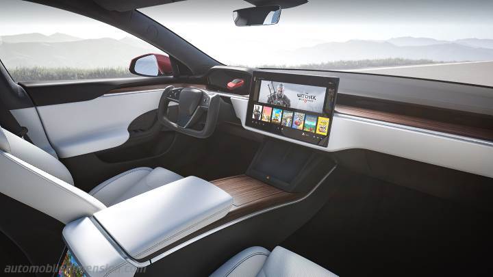 Tesla Model S 2021 dashboard