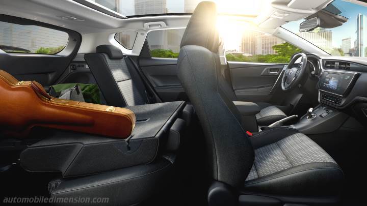 Toyota Auris 2015 interieur