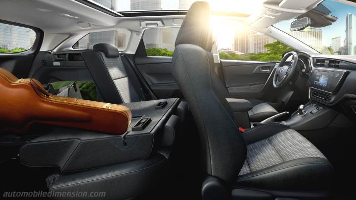 Toyota Auris Touring Sports 2015 interior