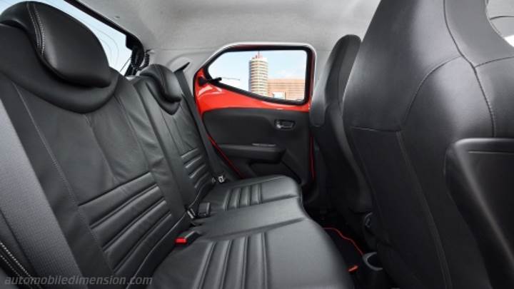 Toyota Aygo 2015 interiör