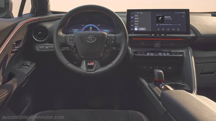 Toyota C-HR 2024 dashboard