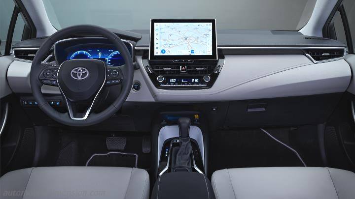 Toyota Corolla Sedan 2023 instrumentbräda