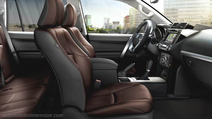Toyota Land Cruiser 5p 2013 interior