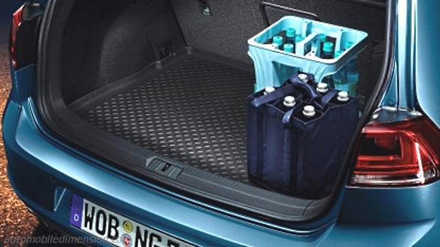 Volkswagen Golf 2012 boot space