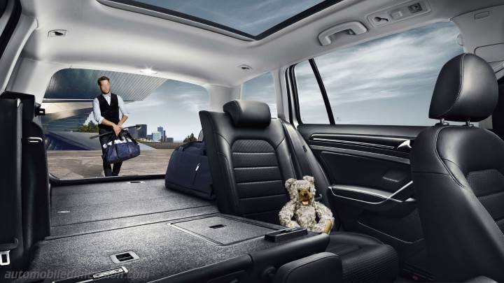 Volkswagen Golf Variant 2013 boot space