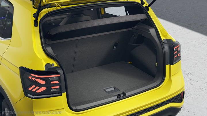 Volkswagen T-Roc SUV - Practicality & boot space 2024