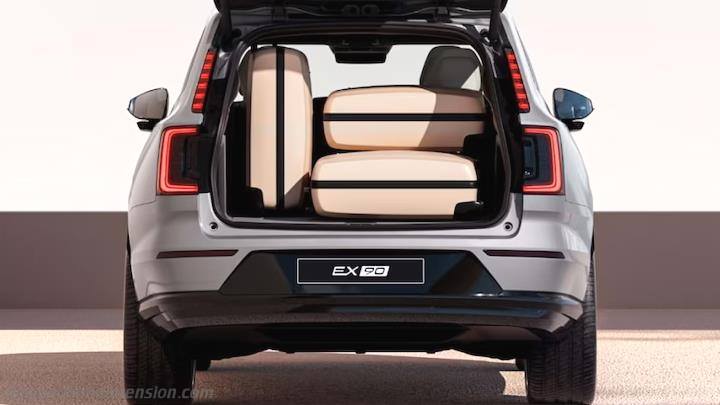 Volvo EX90 2023 boot space