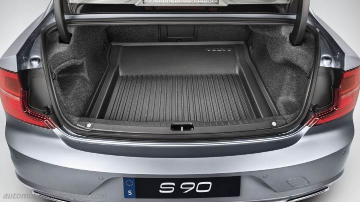 Volvo S90 2020 boot space