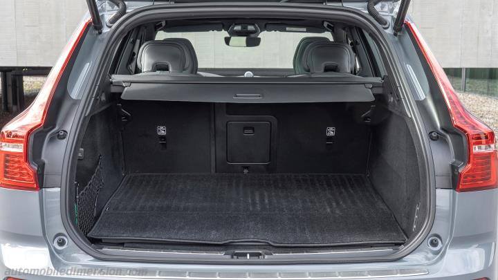 Volvo XC60 dimensions, boot space and electrification