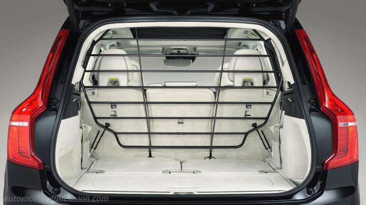 Volvo XC90 2019 boot space